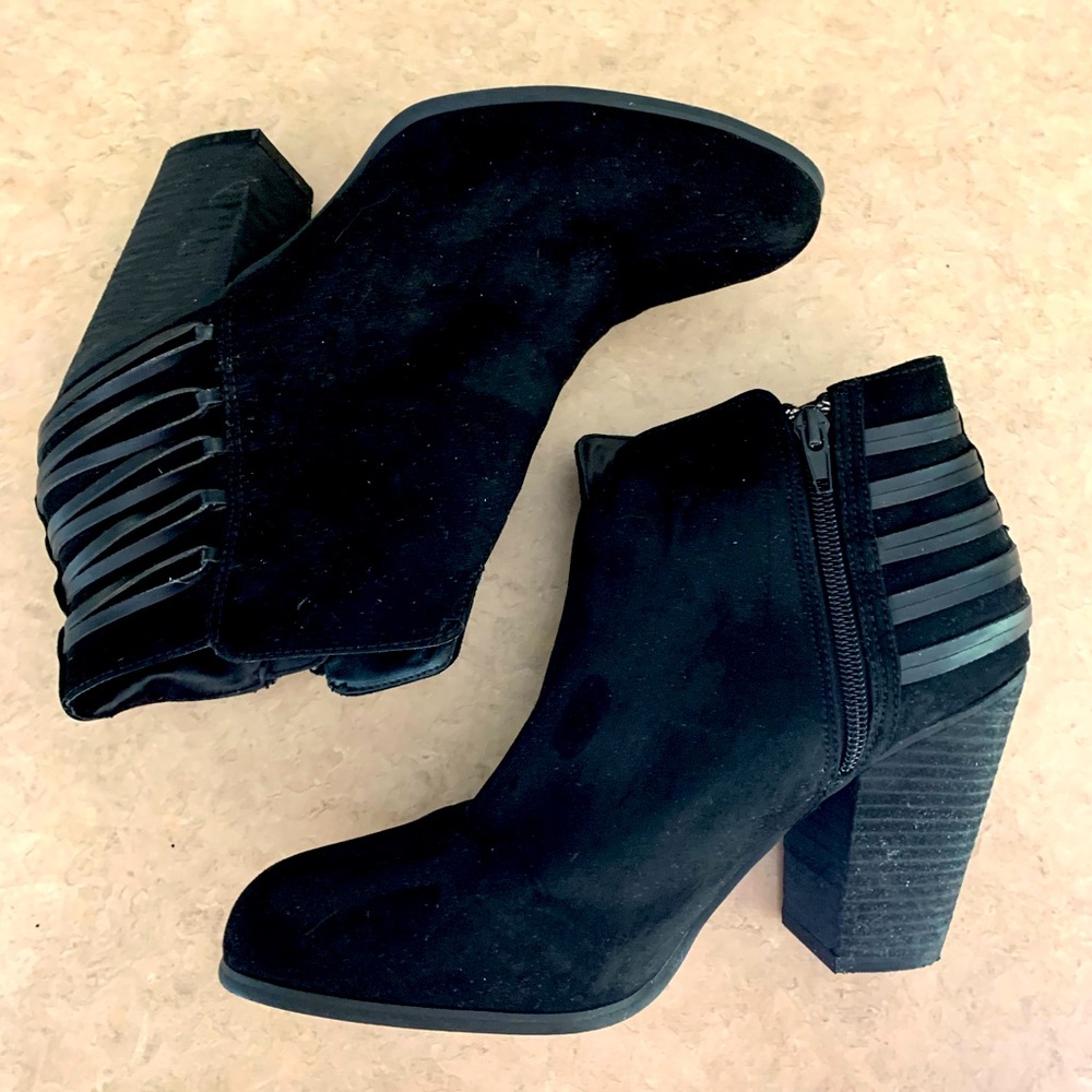 Carlos by Carlos Santana suede-look booties with lace-up detail.